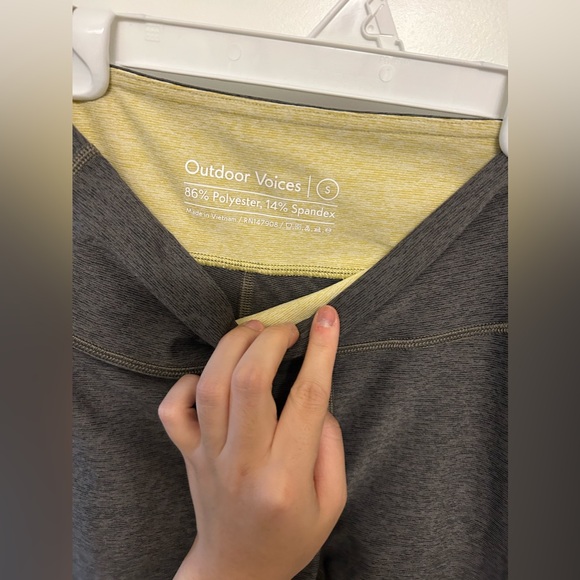 Outdoor Voices 7/8 Springs Leggings in Olive/Willow - Picture 7 of 10